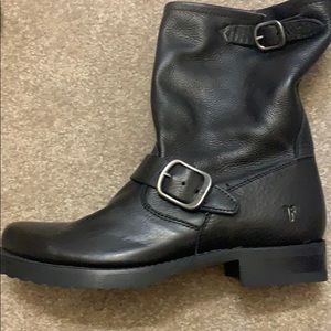 NEW FRYE SHORT BOOTS